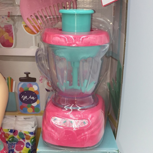 Baby Alive Strawberry Shake Magical Mixer Interactive Baby Doll with Ble… - Picture 4 of 12